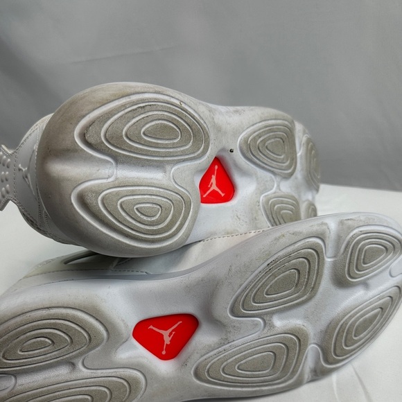 Jordan Fly 89 White/Cream Basketball Sneakers with Silver Accents Sz 10.5 - Picture 7 of 13